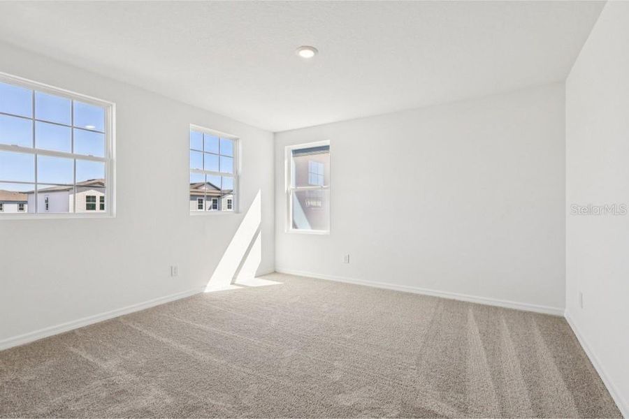 Spacious, unfurnished interior of a new home in Northlake Traditional, Winter Garden (Image 19). Spacious, unfurnished interior of a new home in Northlake Traditional, Winter Garden (Image 19).