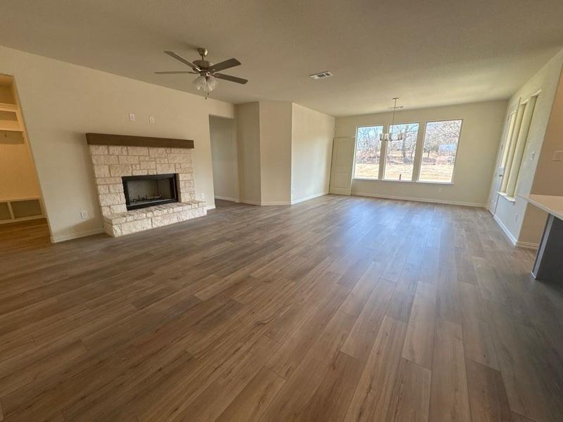 Spacious, unfurnished interior of a new home in Oak Grove Addition, Springtown (Image 7).