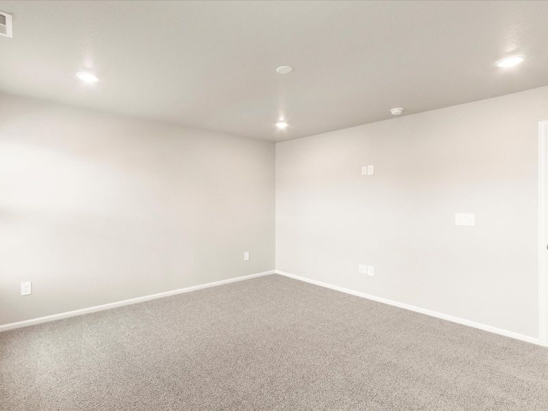 Spacious, unfurnished interior of a new home in Westgate, Greeley (Image 12).