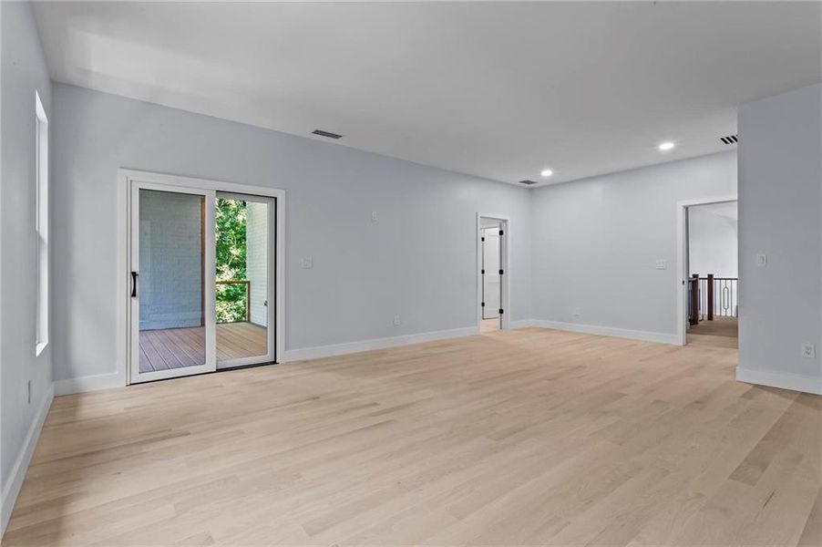 Spacious, unfurnished interior of a new home in , Marietta (Image 62).