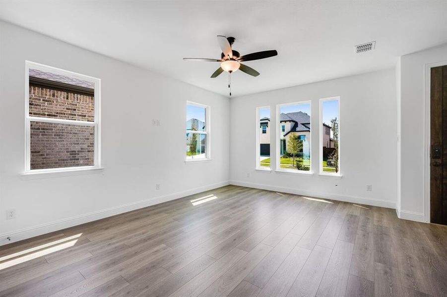 Spacious, unfurnished interior of a new home in North Sky Celina, Celina (Image 15). Spacious, unfurnished interior of a new home in North Sky Celina, Celina (Image 15).