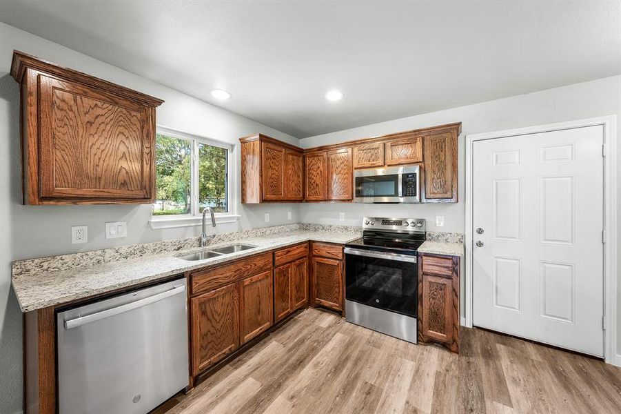 Furnished interior view inside a new home in , West Tawakoni (Image 6).