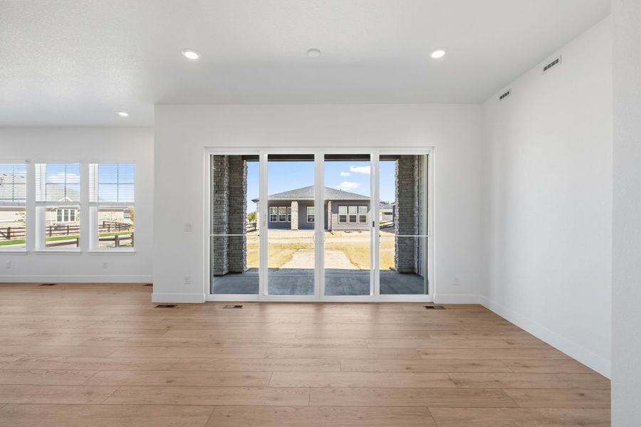 Spacious, unfurnished interior of a new home in Hilltop at Inspiration, Aurora (Image 22). Spacious, unfurnished interior of a new home in Hilltop at Inspiration, Aurora (Image 22).