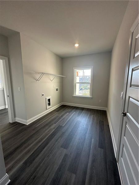 Spacious, unfurnished interior of a new home in Mirror Lake at South Harbour, Villa Rica (Image 16).