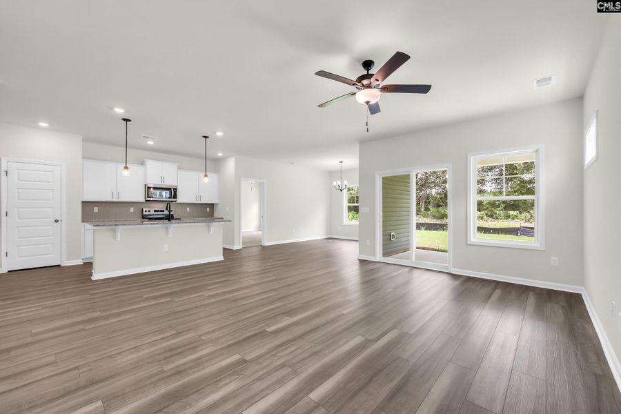 Spacious, unfurnished interior of a new home in Cottages at Roofs Pond, West Columbia (Image 5).