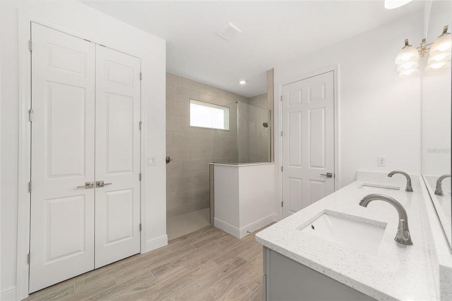 Furnished interior view inside a new home in , Ocala (Image 9).