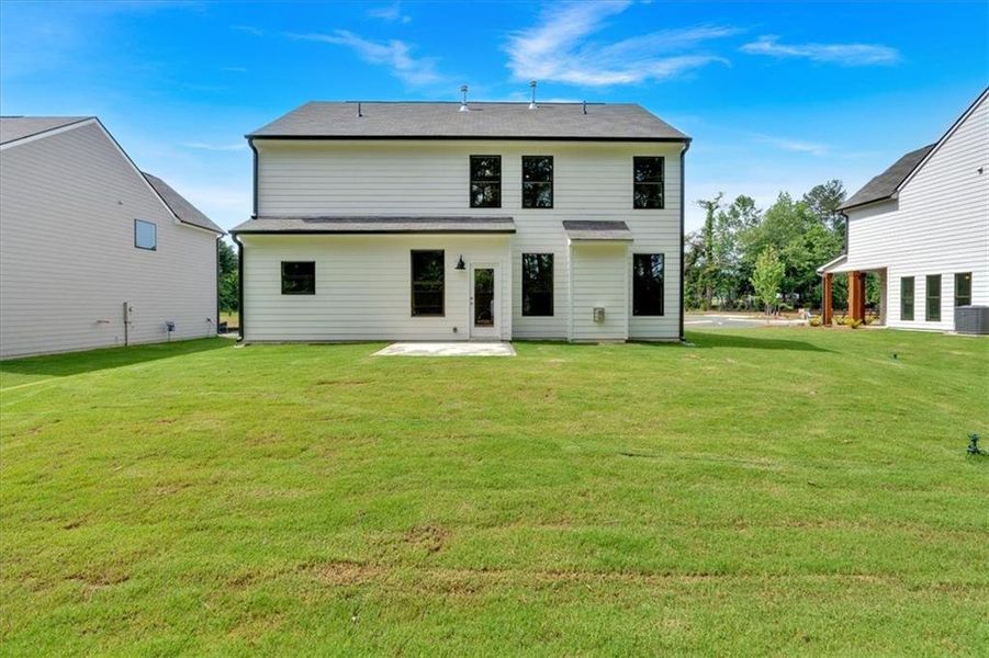 Exterior details and patio area of a home in The Overlook at Factory Shoals, Mableton (Image 23).