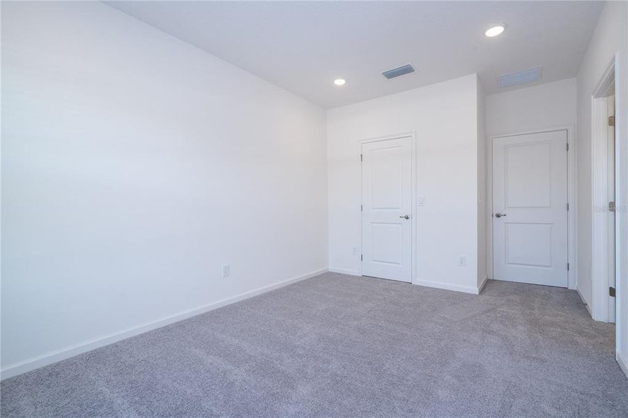 Spacious, unfurnished interior of a new home in , Orlando (Image 56).