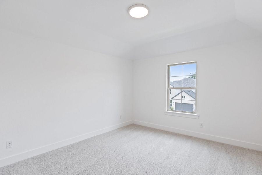 Spacious, unfurnished interior of a new home in Painted Tree Lakeside, McKinney (Image 23).