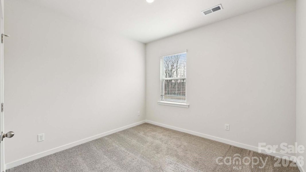 Spacious, unfurnished interior of a new home in Sonoma Hills, Charlotte (Image 15).
