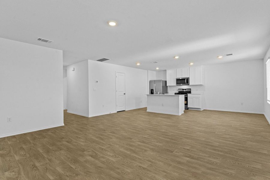 Spacious, unfurnished interior of a new home in Prairie Lakes, Buda (Image 17).