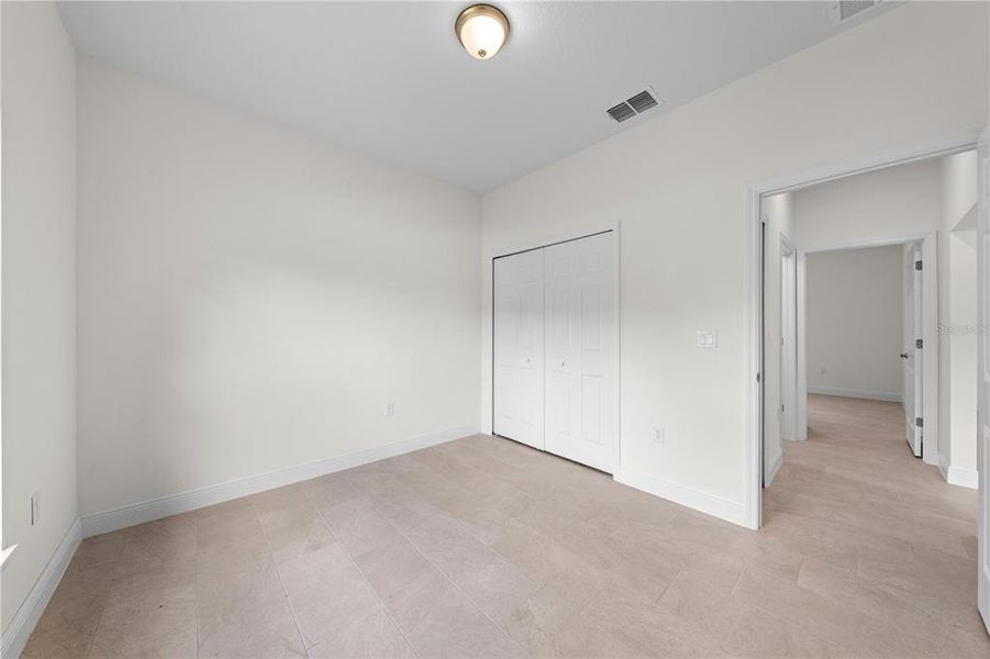 Spacious, unfurnished interior of a new home in , Yeehaw Junction (Image 38).