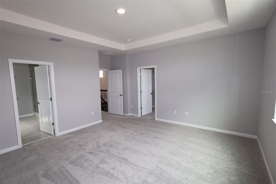 Spacious, unfurnished interior of a new home in Center Lake on the Park, St. Cloud (Image 44).