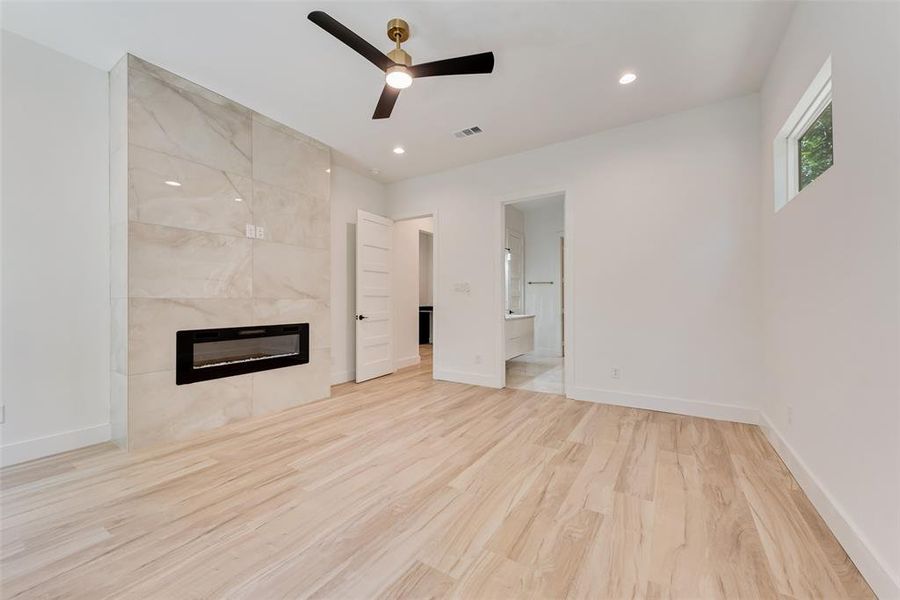Spacious, unfurnished interior of a new home in , Dallas (Image 37).
