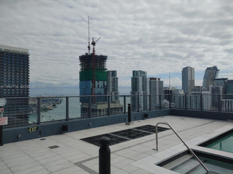 Condo located in Miami Beach, FL showcasing its design and architecture (Image 3).