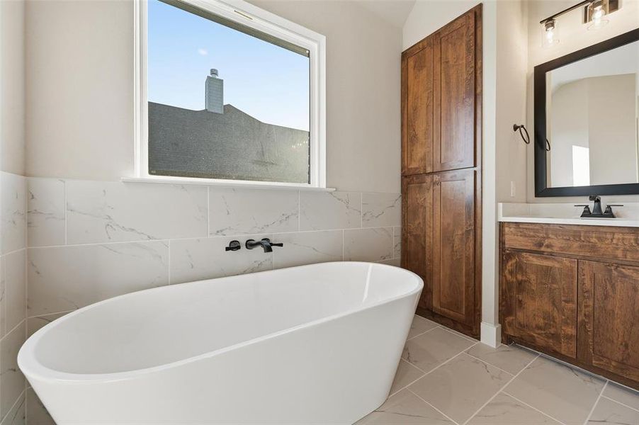 Furnished interior view inside a new home in Coyote Crossing, Godley (Image 7).