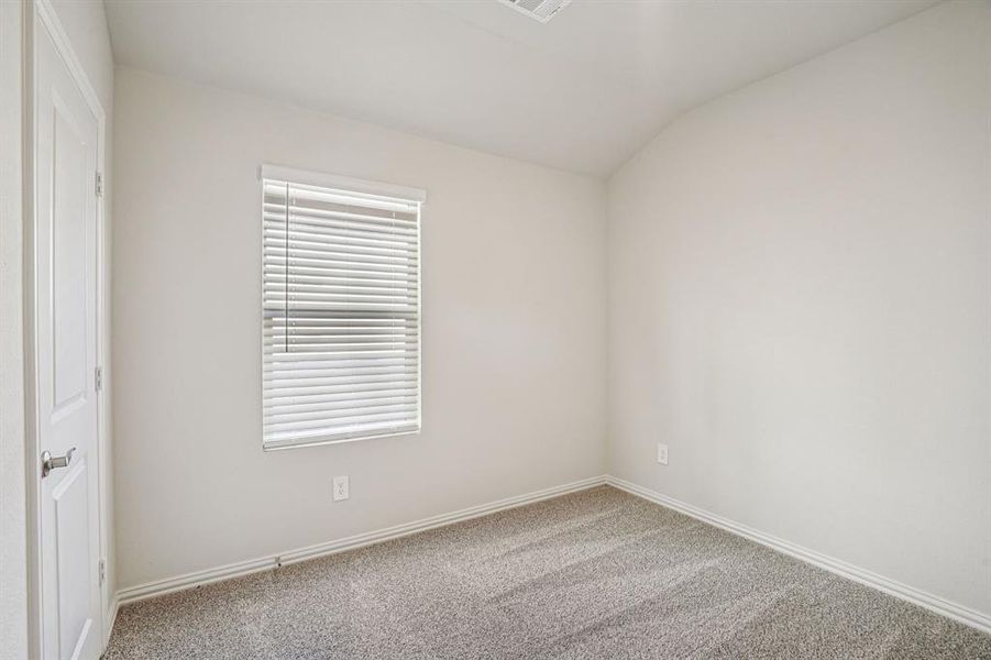 Spacious, unfurnished interior of a new home in Windmore, Princeton (Image 22).