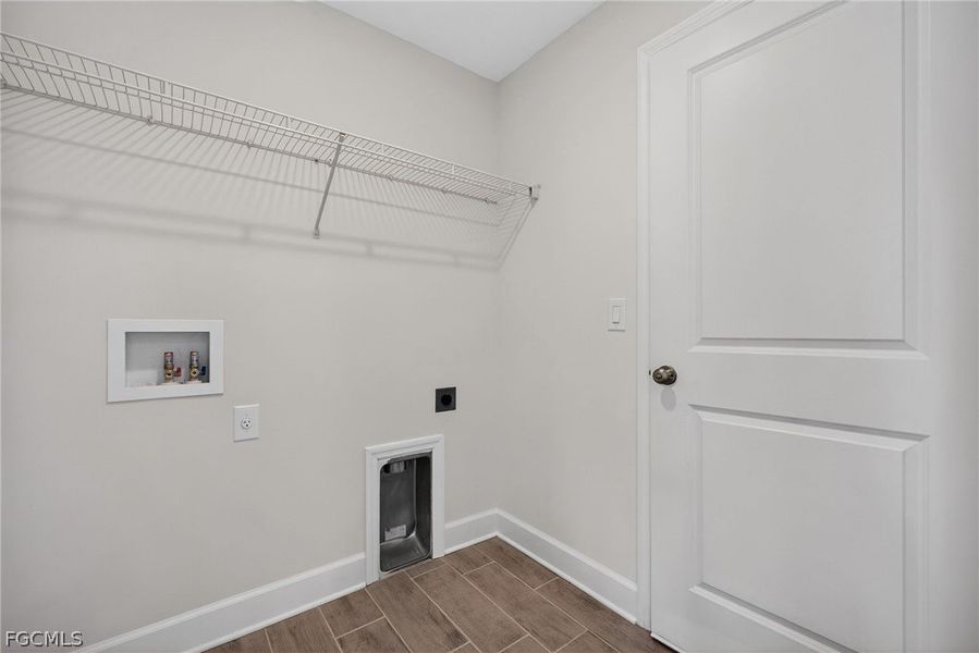 Spacious, unfurnished interior of a new home in Cape Coral, Cape Coral (Image 25). Spacious, unfurnished interior of a new home in Cape Coral, Cape Coral (Image 25).