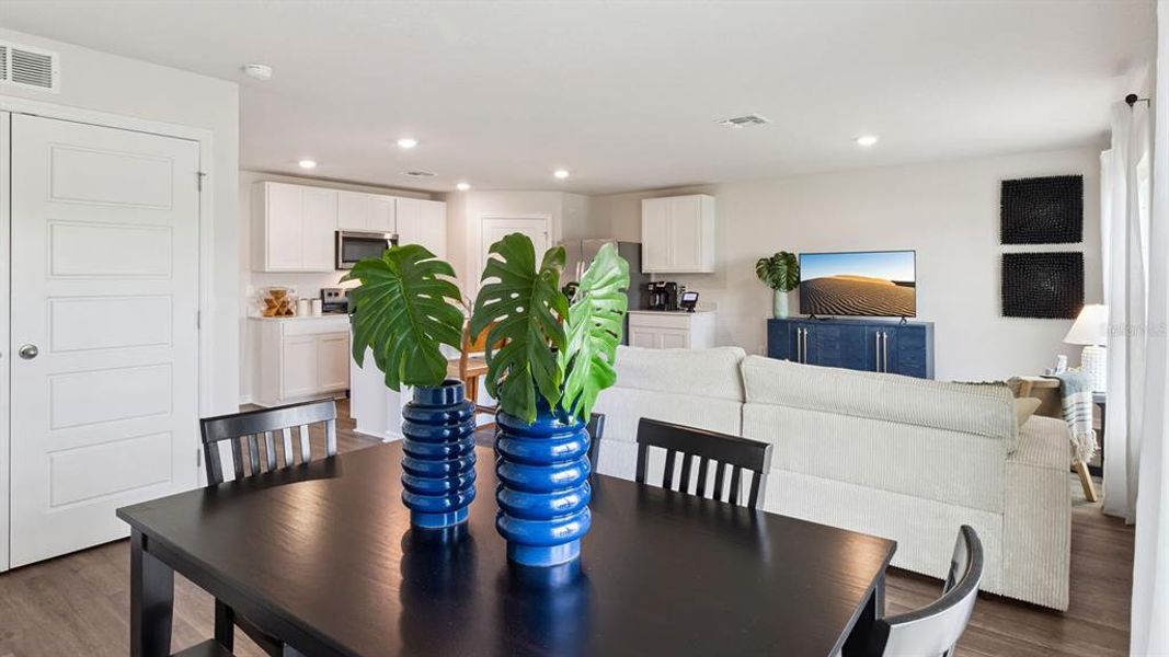 Furnished interior view inside a new home in Bradbury Creek, Haines City (Image 3).