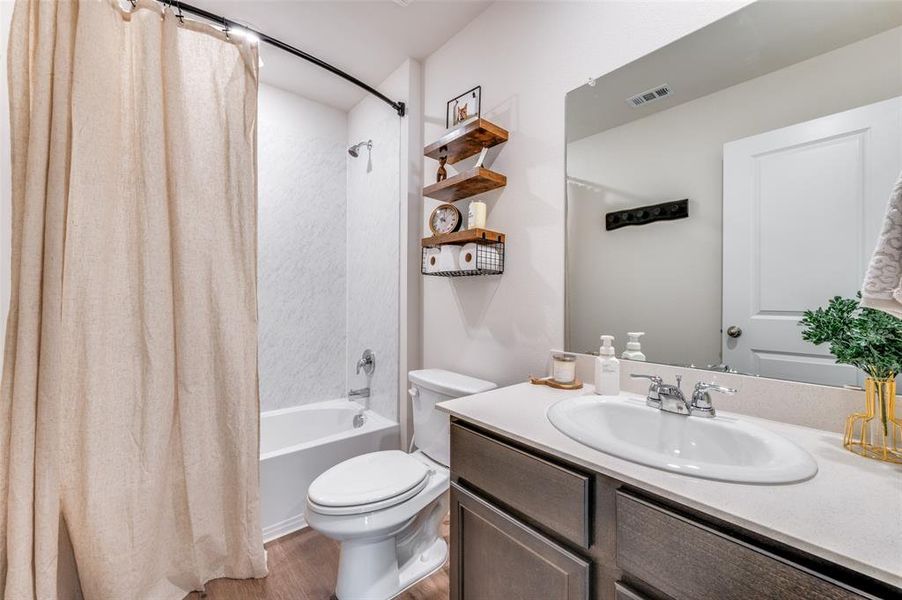 Hall bath with soaking tub
