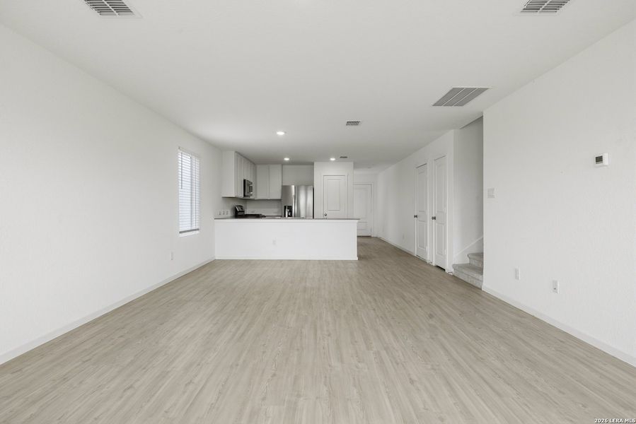 Spacious, unfurnished interior of a new home in Friendship Oaks, Fredericksburg (Image 18).