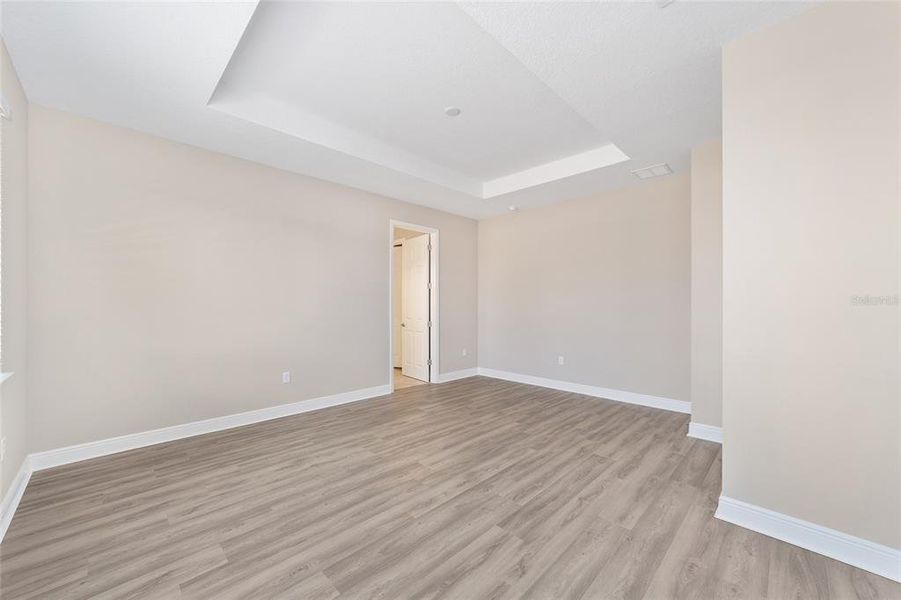 Spacious, unfurnished interior of a new home in , Ocala (Image 32).