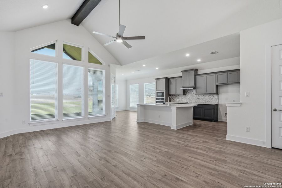Spacious, unfurnished interior of a new home in Sienna Lakes, San Antonio (Image 33). Spacious, unfurnished interior of a new home in Sienna Lakes, San Antonio (Image 33).