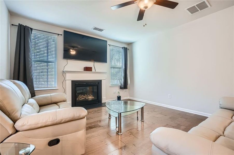 Furnished interior view inside a new home in , Dallas (Image 25).