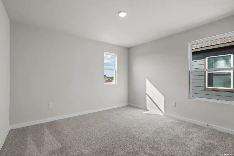 Spacious, unfurnished interior of a new home in Summerlin, San Antonio (Image 28).