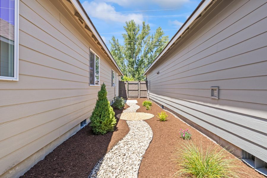 Exterior details and patio area of a home in Feather Ridge, Redmond (Image 21).
