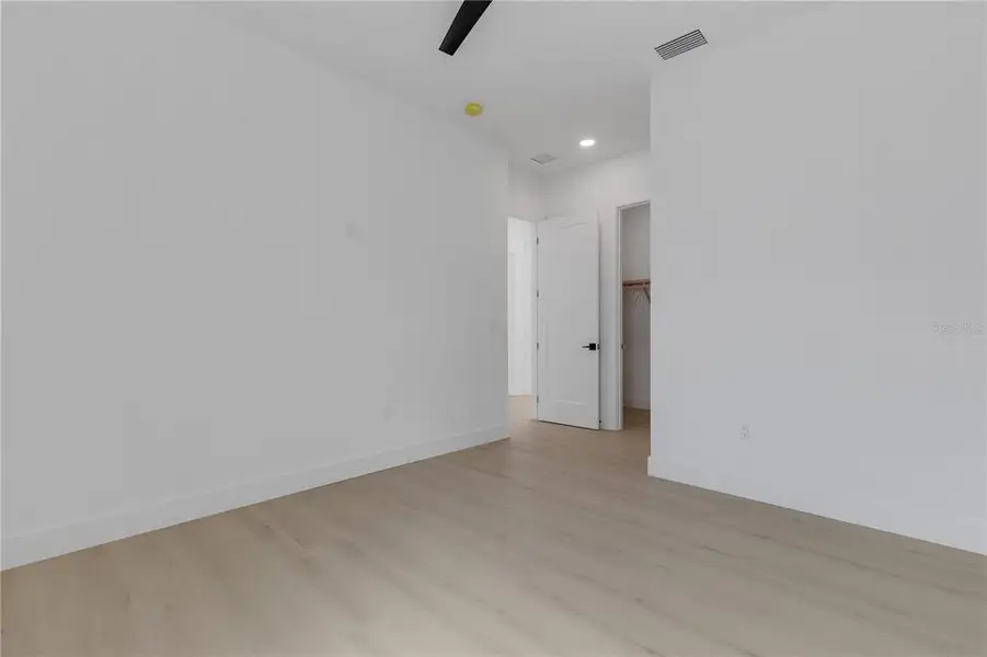 Spacious, unfurnished interior of a new home in , Sarasota (Image 16). Spacious, unfurnished interior of a new home in , Sarasota (Image 16).