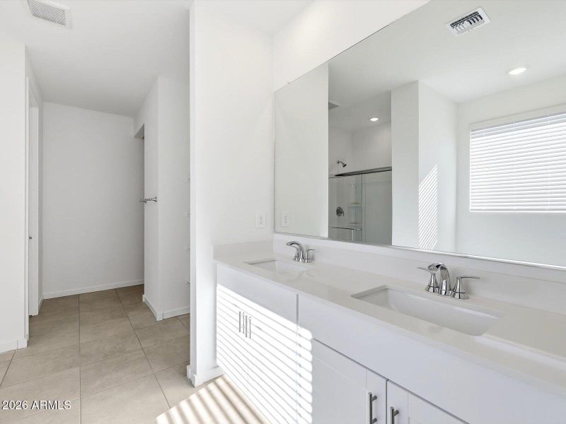 12-5941a79a-1aa7-4955-aa3c-b6e58e5c2120 12-5941a79a-1aa7-4955-aa3c-b6e58e5c2120