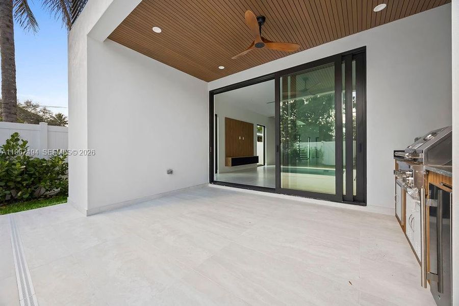 Exterior details and patio area of a home in , Fort Lauderdale (Image 30).