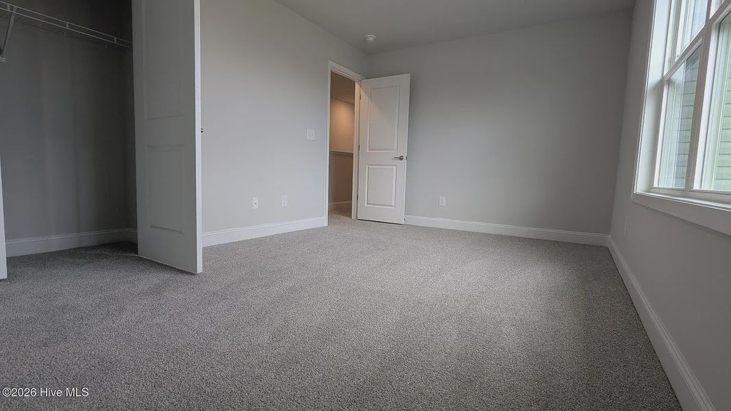 Spacious, unfurnished interior of a new home in Harvest Creek, Nashville (Image 32).