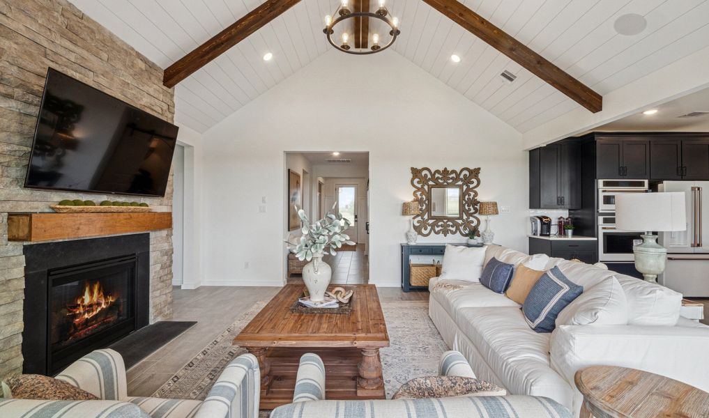 Great room with soaring vaulted ceiling Great room with soaring vaulted ceiling