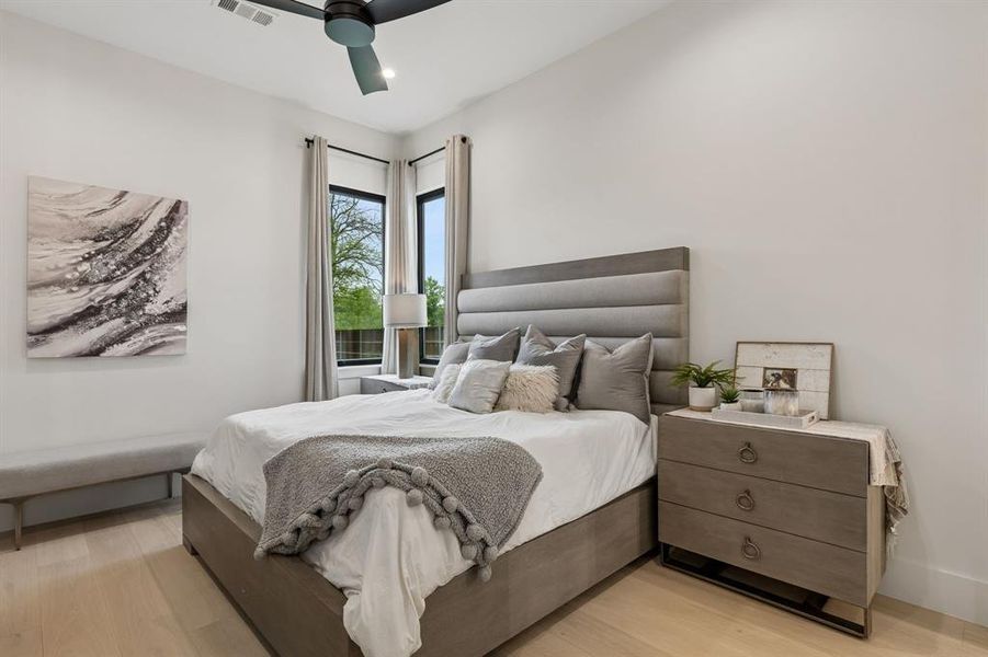 Furnished interior view inside a new home in , Colleyville (Image 26).