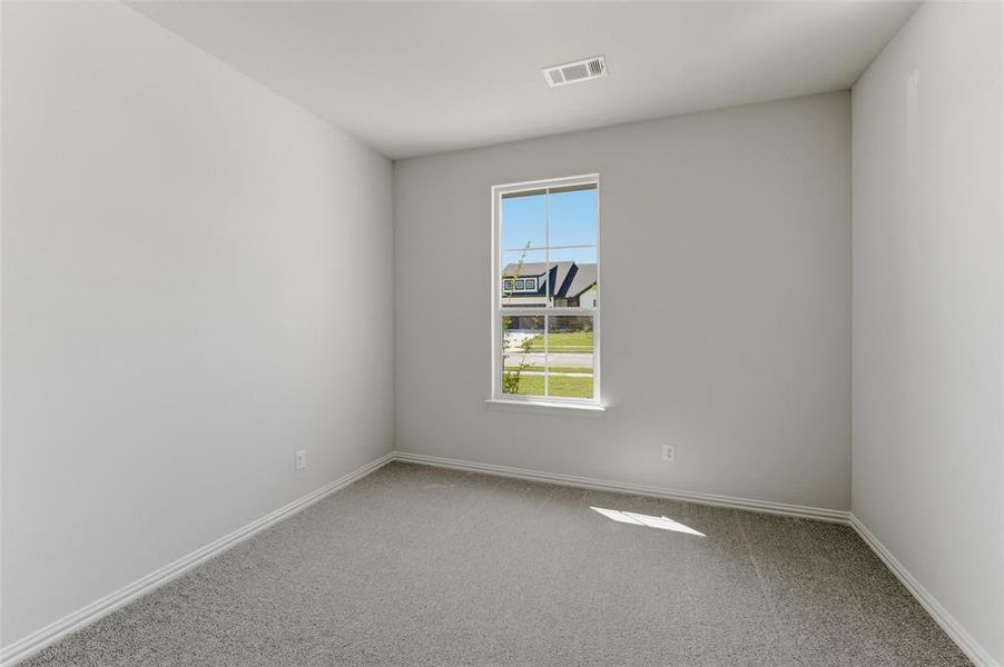 Spacious, unfurnished interior of a new home in Covenant Park, Springtown (Image 14).