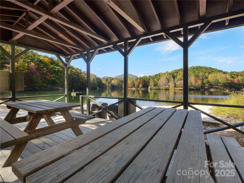 Riverbend Community Amenities. Lakeside common area Riverbend Community Amenities. Lakeside common area