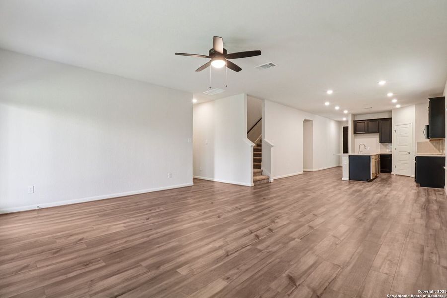 Spacious, unfurnished interior of a new home in Remington Ranch, San Antonio (Image 39). Spacious, unfurnished interior of a new home in Remington Ranch, San Antonio (Image 39).