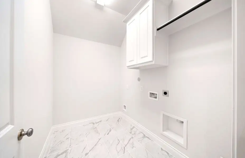 Representative unfurnished interior of a home built from the 3068 by Ravenna Homes in The Woodlands Hills 65′, Willis (Image 36).