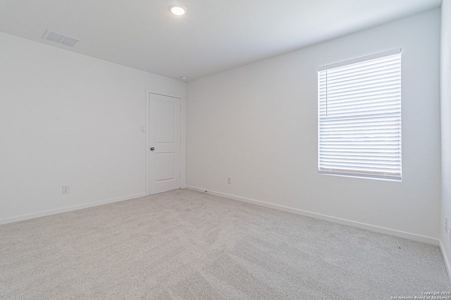 Spacious, unfurnished interior of a new home in Landon Ridge, San Antonio (Image 16). Spacious, unfurnished interior of a new home in Landon Ridge, San Antonio (Image 16).