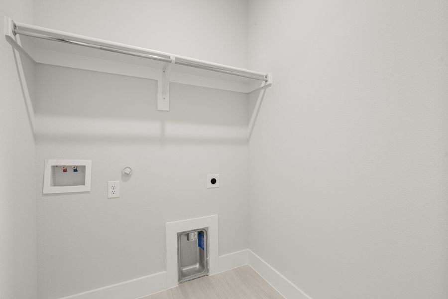 Spacious, unfurnished interior of a new home in Wildflower Ranch, Fort Worth (Image 29).