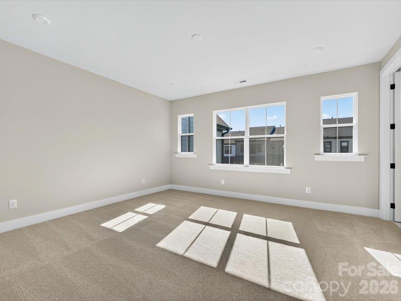 Spacious, unfurnished interior of a new home in Seven Oaks, Belmont (Image 20).