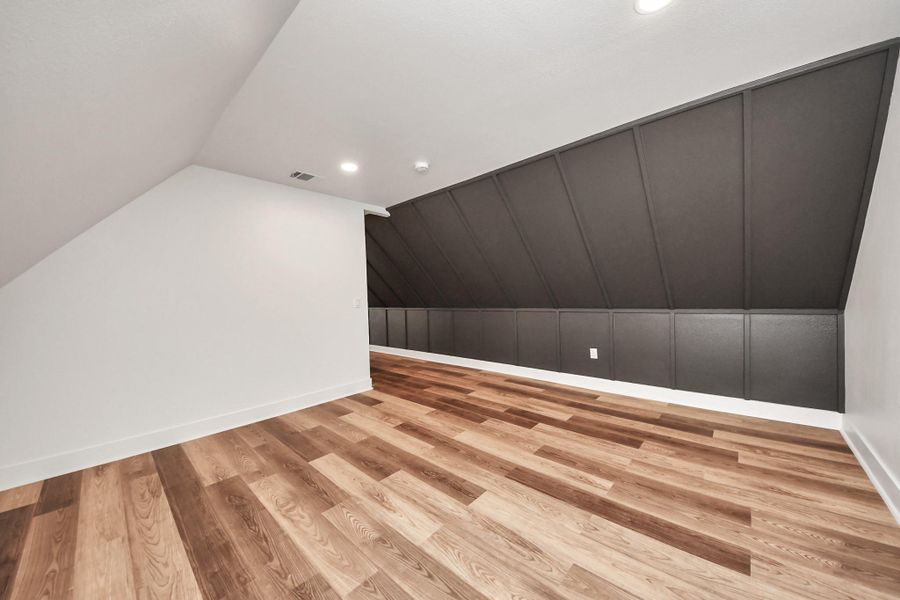 Spacious, unfurnished interior of a new home in , Rosharon (Image 36).