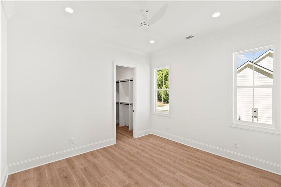 Spacious, unfurnished interior of a new home in , Calhoun (Image 19).