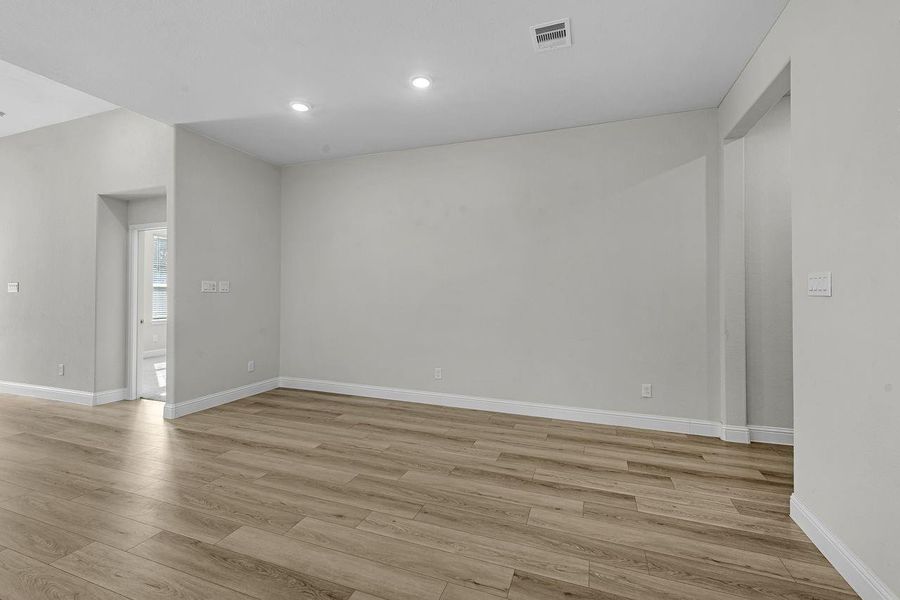 Spacious, unfurnished interior of a new home in , Humble (Image 20).