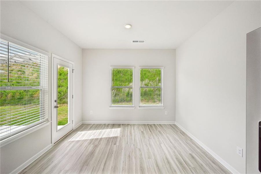 Spacious, unfurnished interior of a new home in Hawthorne Station, College Park (Image 18).