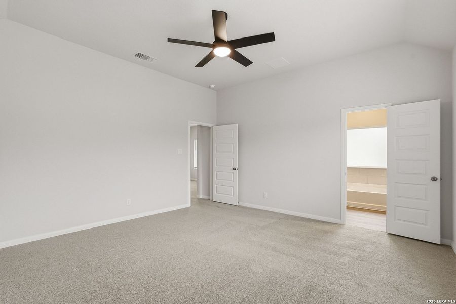 Spacious, unfurnished interior of a new home in Melissa Ranch, San Antonio (Image 43). Spacious, unfurnished interior of a new home in Melissa Ranch, San Antonio (Image 43).
