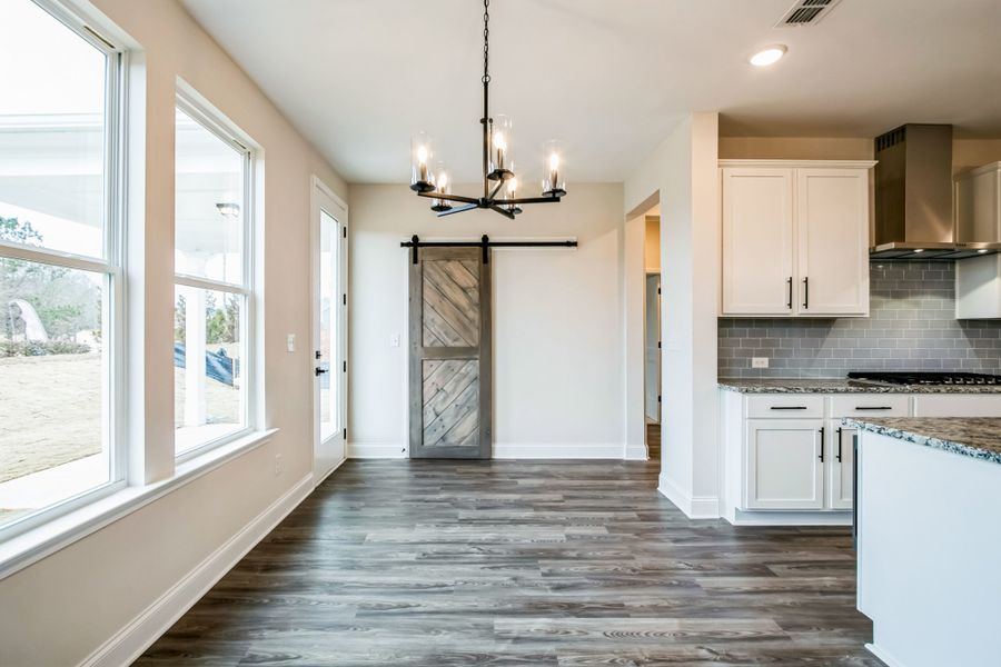 Representative unfurnished interior of a home built from the Warren by UnionMain Homes in Austin Springs, Bethlehem (Image 20).