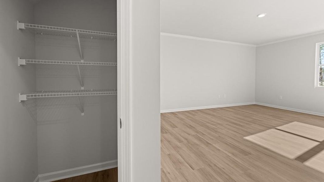 Spacious, unfurnished interior of a new home in Carlton, Douglasville (Image 9).
